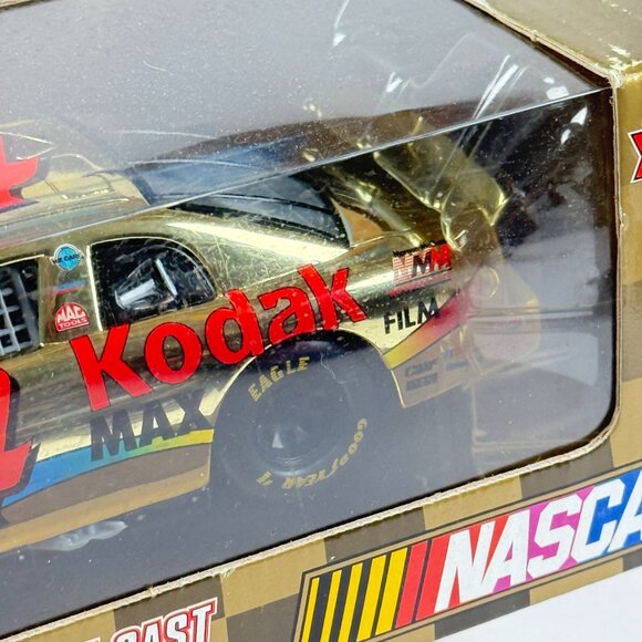 Racing Champions 1999 NASCAR #4 Bobby Hamilton Kodak Gold Series Car 1:24 Scale - Picture 4 of 7